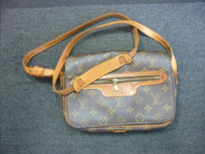 平群町 ブランド品 ルイヴィトン バッグ 買取 王寺