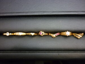 上牧町 色石 ダイヤ ルビー 金 リング 買取 王寺