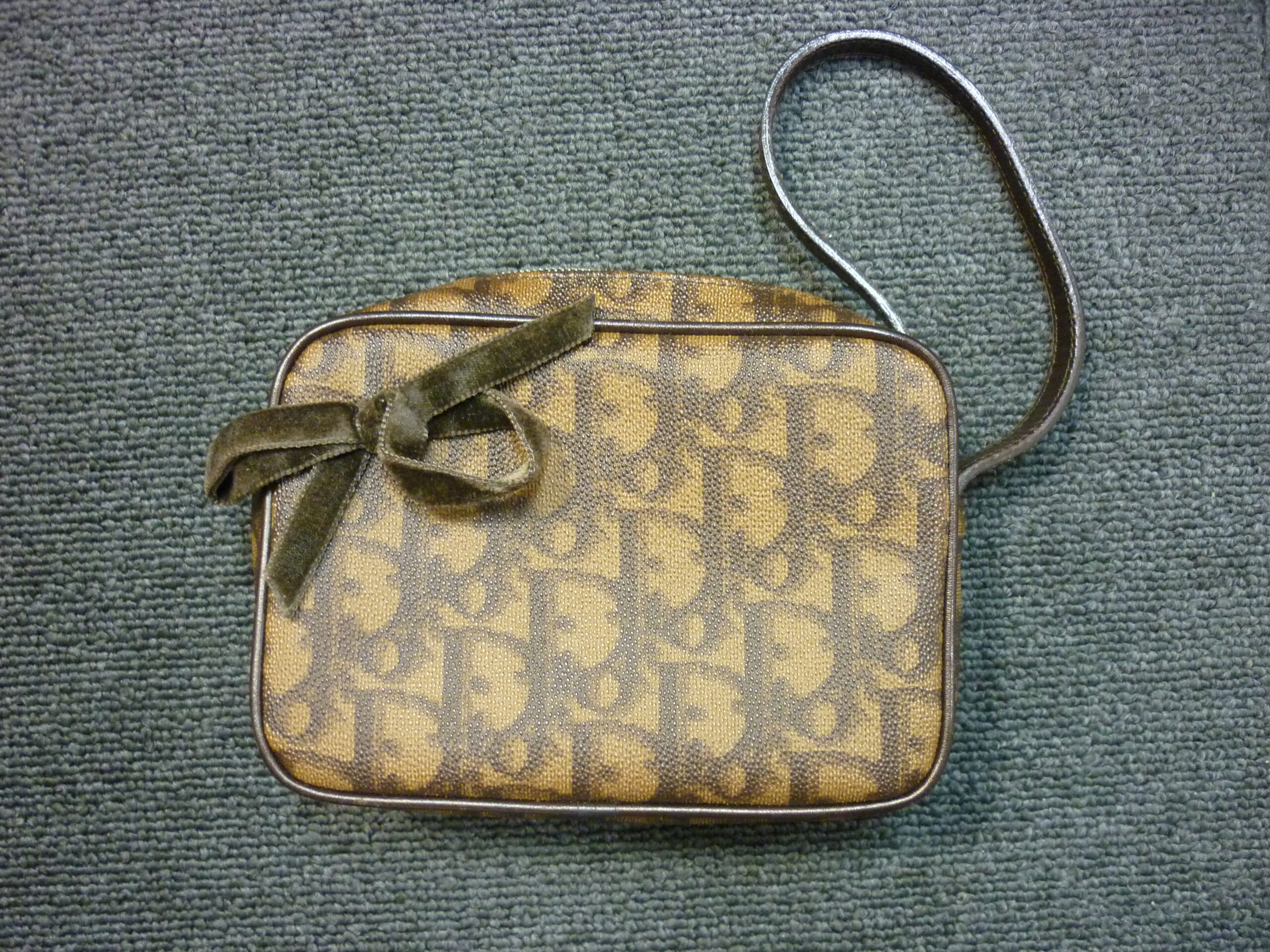 上牧町 ブランド品 ディオール バッグ 買取 王寺